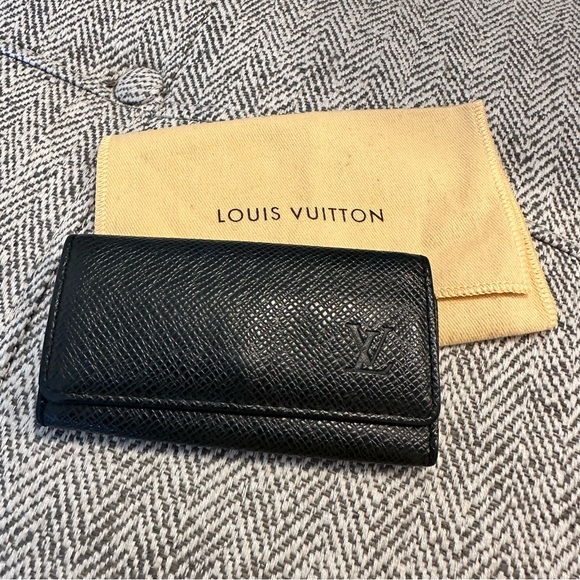 Louis Vuitton Handbags - Louis Vuitton Black Taiga Leather Key Holder